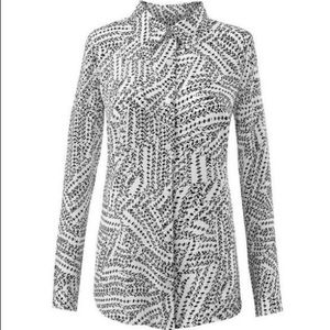 LIKE NEW Cabi Split Back Button Down